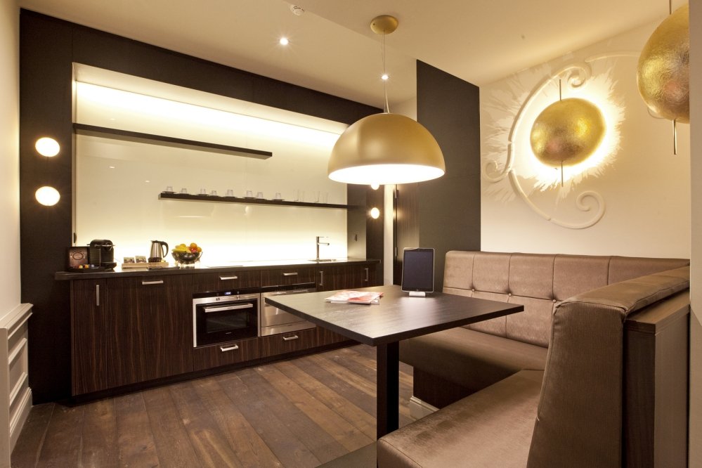 Spacious kitchenette