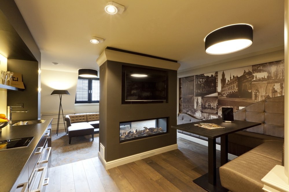 A large dining area with flatscreen TV